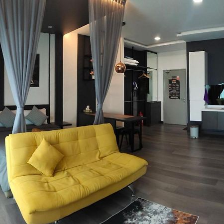 Sari Homestay Vista Bangi With Wi-Fi And Netflix Buitenkant foto